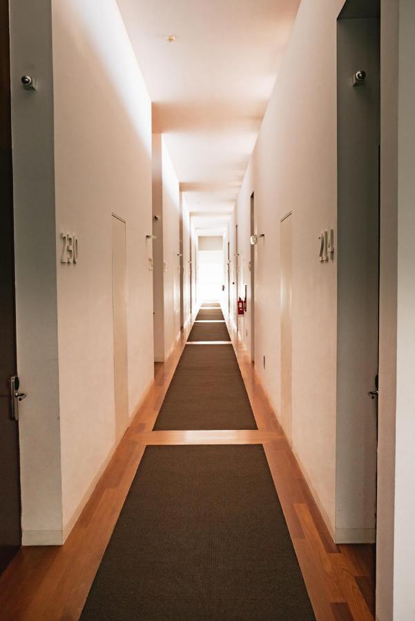 M'Ar De Ar Aqueduto Otel Évora Dış mekan fotoğraf A typical corridor